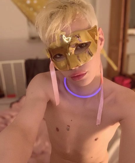 Blonditwink ポルノスター 独占 写真