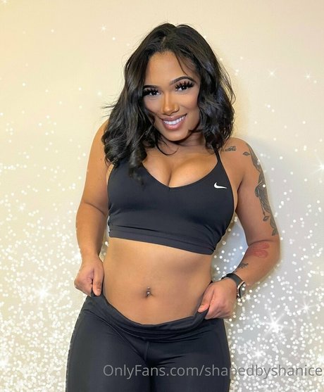 シシーオンリーファンズ ホット 写真