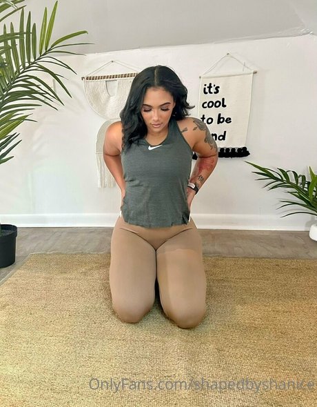 曲線美のアナルOnlyFans アートヌード 写真