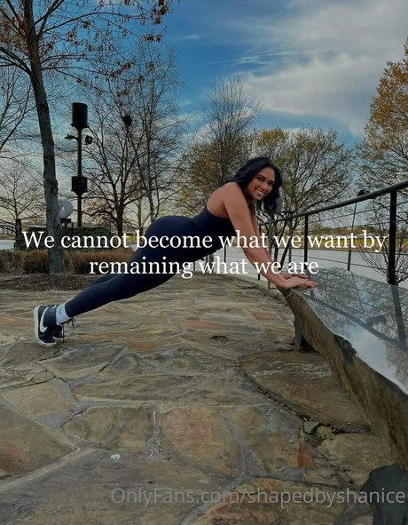 shapedbyshanice スター ヌード 写真