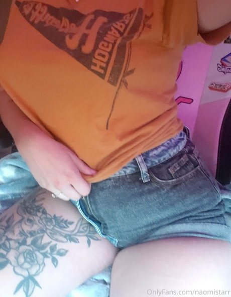 naomistarr ポルノスター ホット 写真