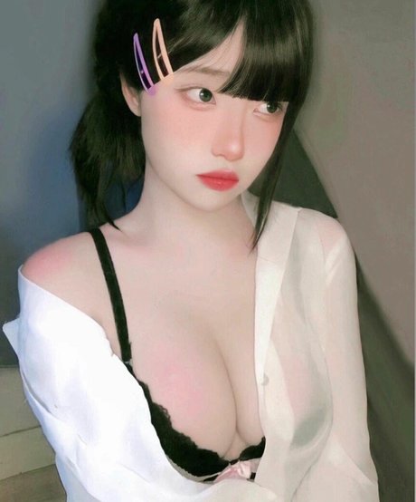 byzeko02 スター 裸 写真