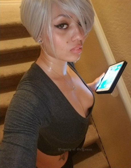 セクシーな足 OnlyFans セクシーヌード 画像