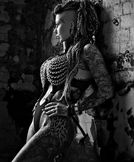 Pixta ポルノモデル 画像