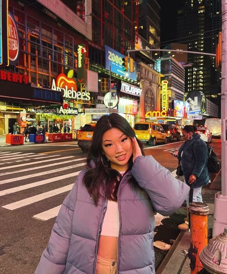 ぽっちゃりエモOnlyFans ポルノ 画像