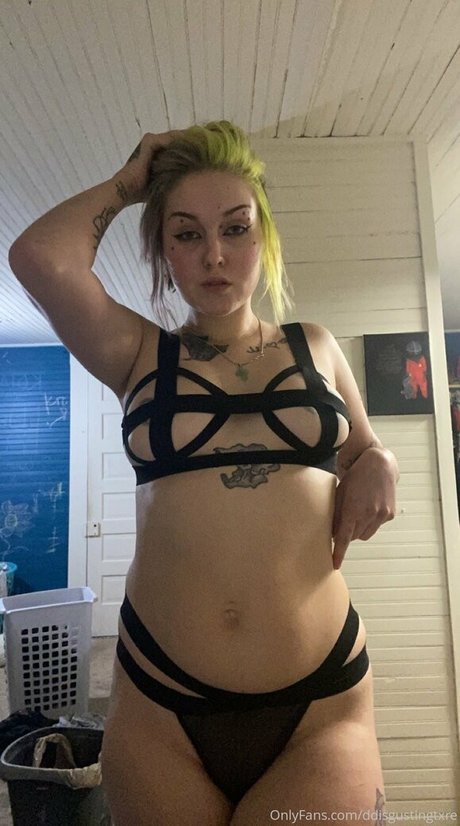 ddisgustingtxre ポルノスター 写真