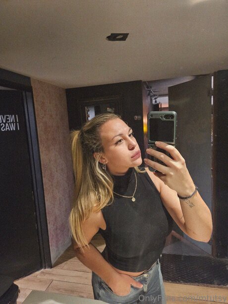 mtutsy 高品質のポルノスター ギャラリー