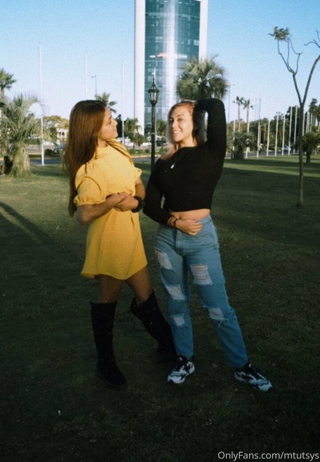 mtutsy ポルノスター 裸 写真