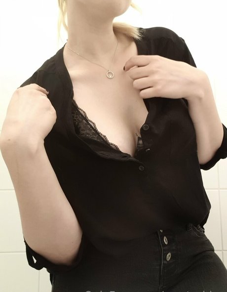 官能的なOnlyFans ポルノグラフィック 写真