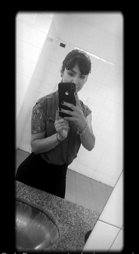 pampi cush ホット女優 写真