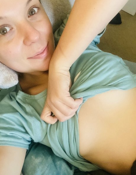 チンコを持つ女たち OnlyFans アート裸 画像