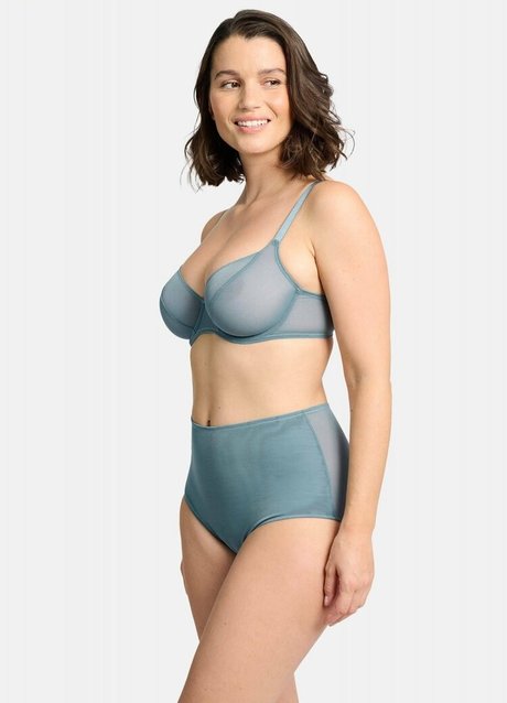 大きな乳首OnlyFans ホット裸 画像