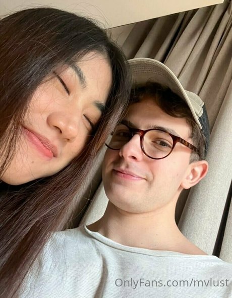 mvlust アダルトスター ギャラリー