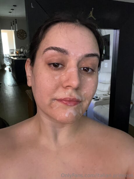 公共の場での猫のOnlyFans アートポルノ 画像