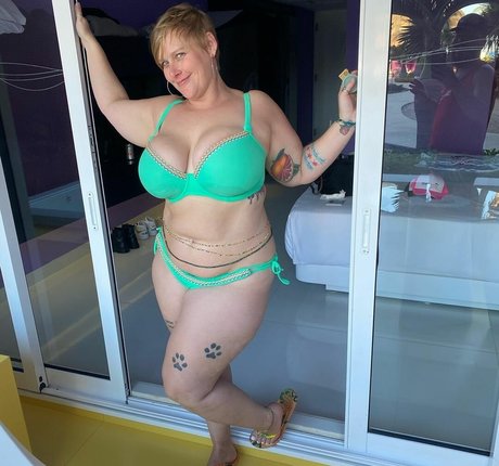 ボディビルダーカップルOnlyFans セクシーヌード 写真