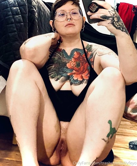 trashpanda4lyfeyo ポルノスター ヌード ギャラリー