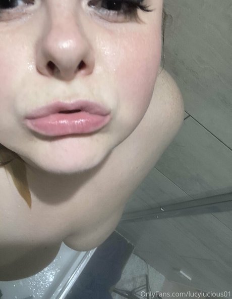 lucylucious01 かわいいポルノスター 写真