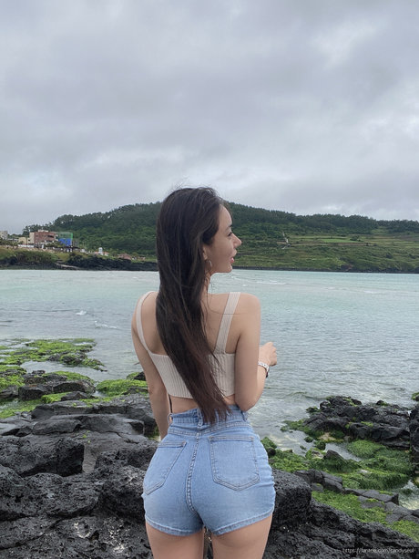 フィンドムオンリーファンズ セックス 写真