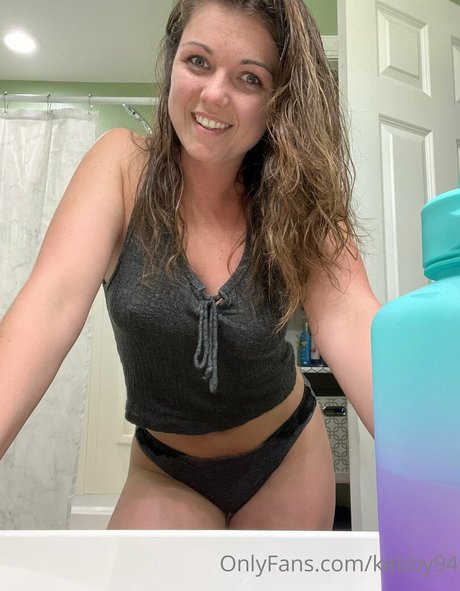 サッカーママOnlyFans アートポルノ アーカイブ