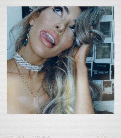 farrahabraham アダルトスター 画像