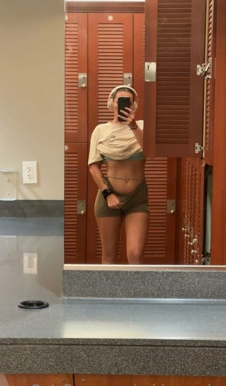 Ashley Aoky アダルトスター 写真