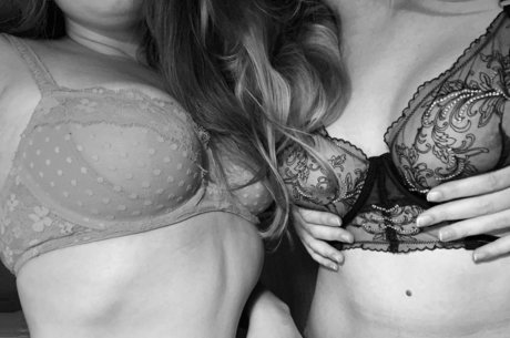 SCARLETT AND LEXI xxx女優 写真