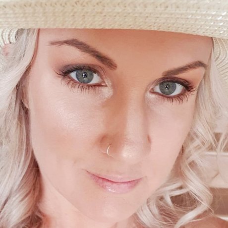 Danielle Watt 完璧なスター ギャラリー