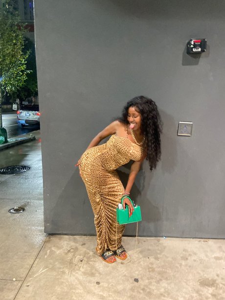 エボニートランスオンリーファンズ 無料裸 ギャラリー