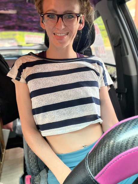 Saucy Hazel the Adventurer 独占スター 写真