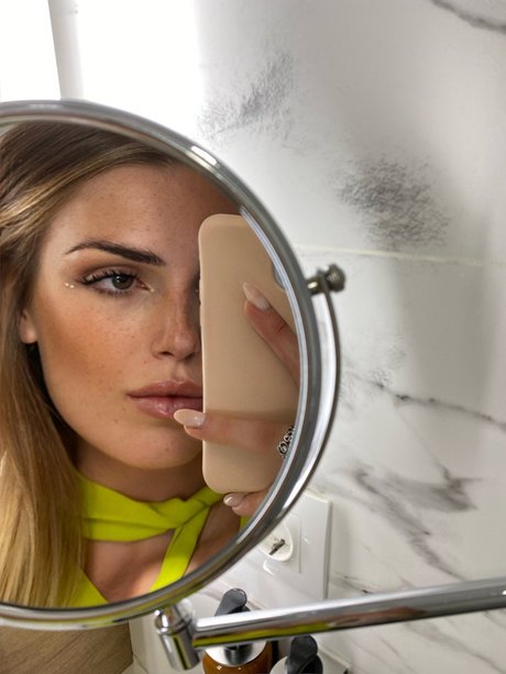 maylaspio モデル 写真