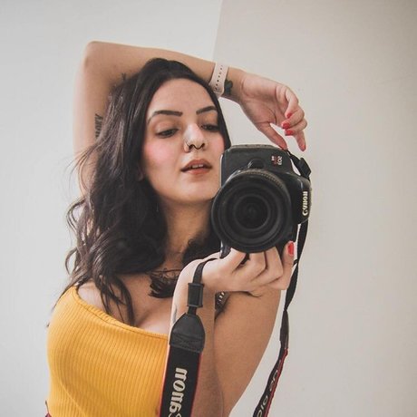 Anne Brighter ホットなモデル 写真