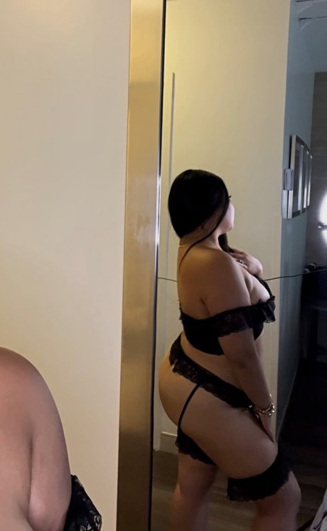 曲線美のアナルOnlyFans セクシーヌード 写真