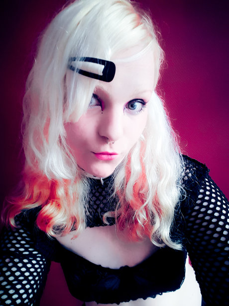 Madelinya 裸モデル 写真