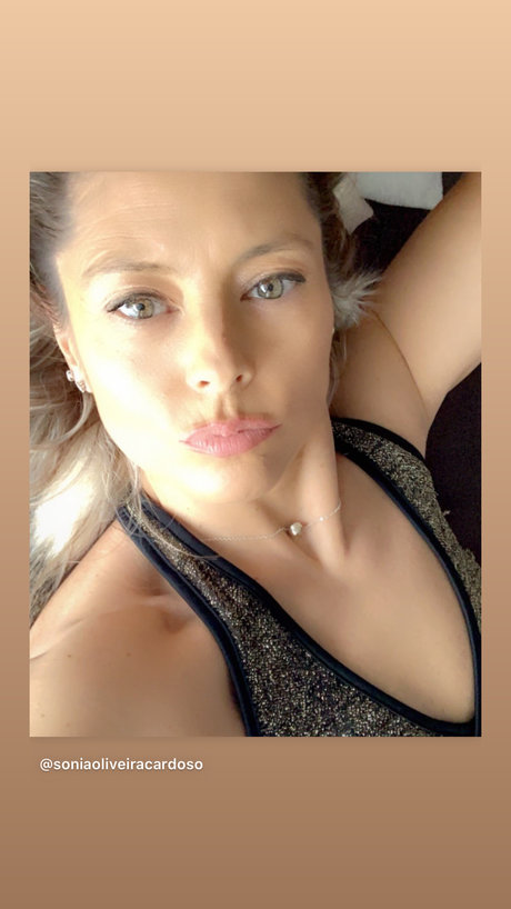 Sonia_ アダルトモデル 写真