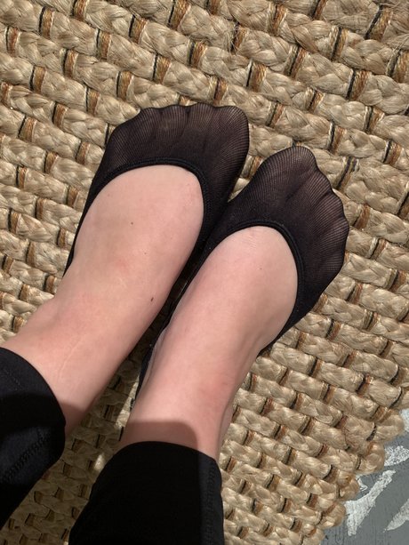 onlyfeet 裸の女優 写真