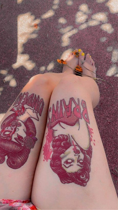 Ophelia with the cute feet_ xxxモデル 画像