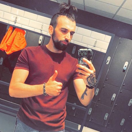 Pineapple Power アダルトモデル 写真