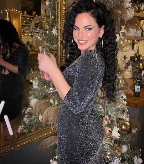 Tilly Cooks 美しいモデル ギャラリー