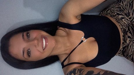 L o l a_ ポルノスター セックス 写真