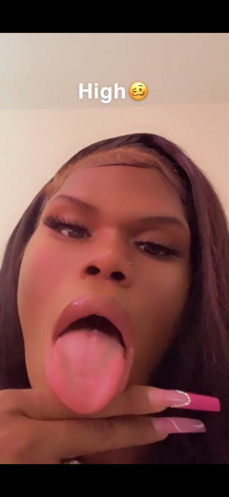 Tiana Marie ヌードのポルノスター 画像