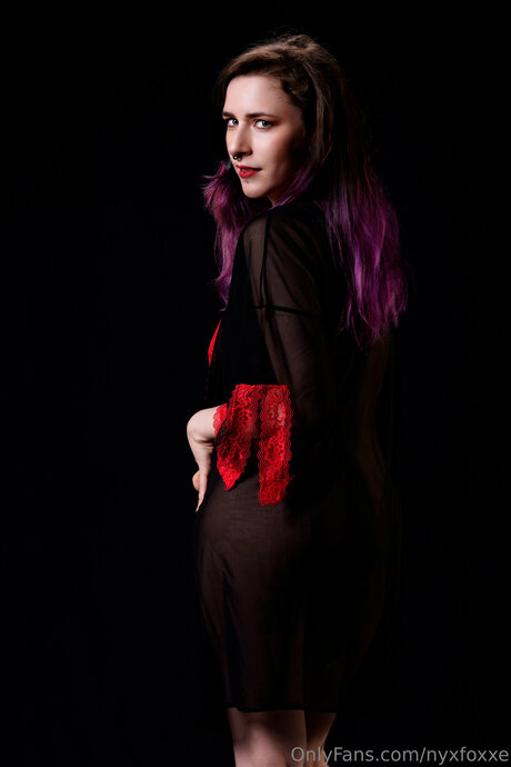 黒檀の小人OnlyFans ホット裸 画像