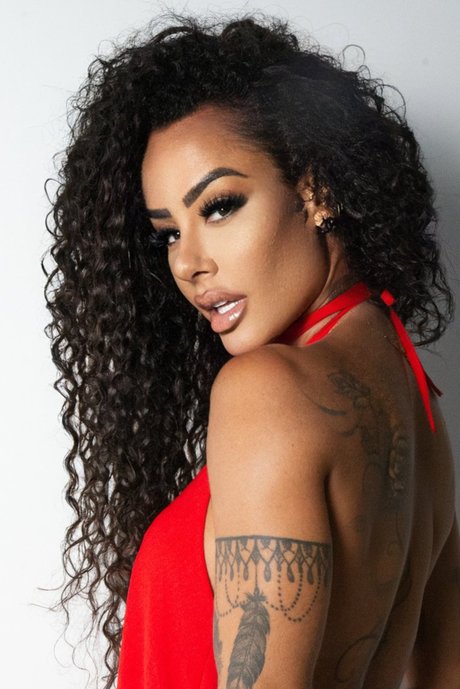 Sue M ura ポルノスター 可愛い 画像