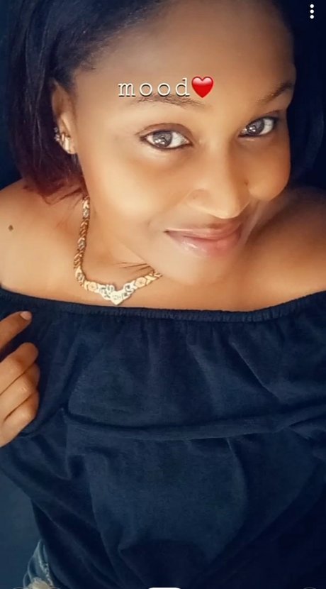 小柄で痩せたOnlyFans ホット裸 写真