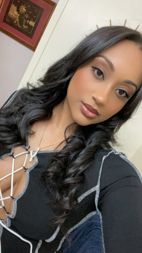 Yesenia ホット女優 写真