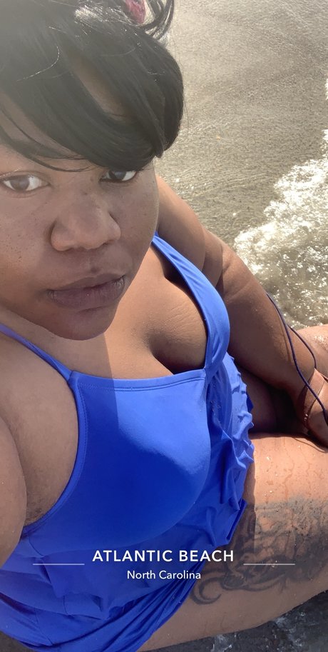 NICNAC ポルノスター エロティック 画像