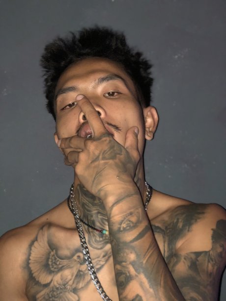 GoOdHigh エロティックなモデル 写真