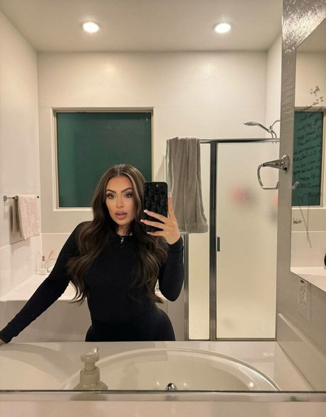 Rayleen Vega トップ女優 画像