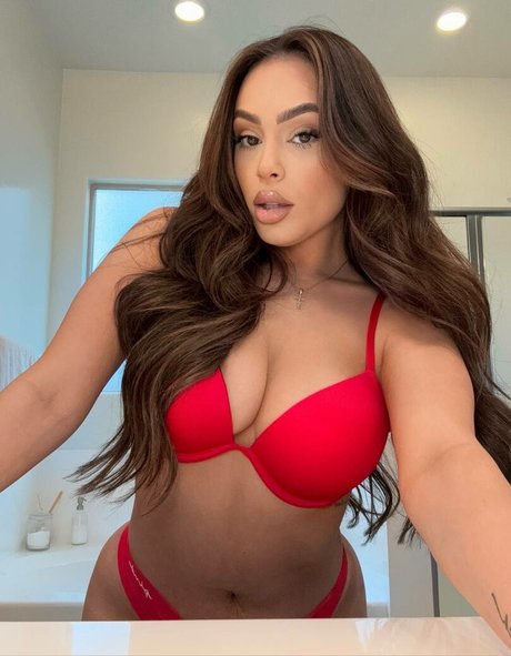 Rayleen Vega 美しいポルノスター アーカイブ