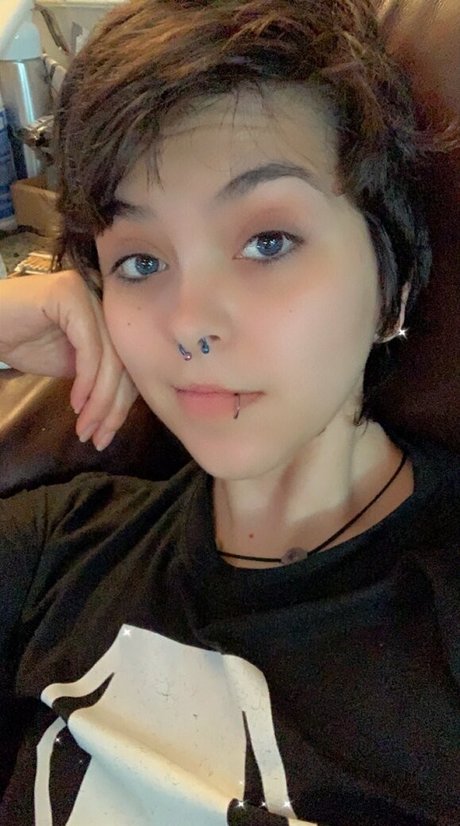 emowaifu162 ヌードのポルノスター 写真