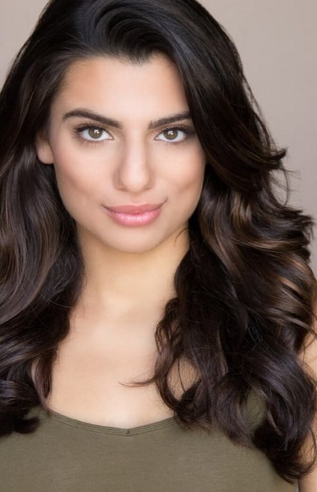 Claudia Doumit セクシーなポルノスター ギャラリー